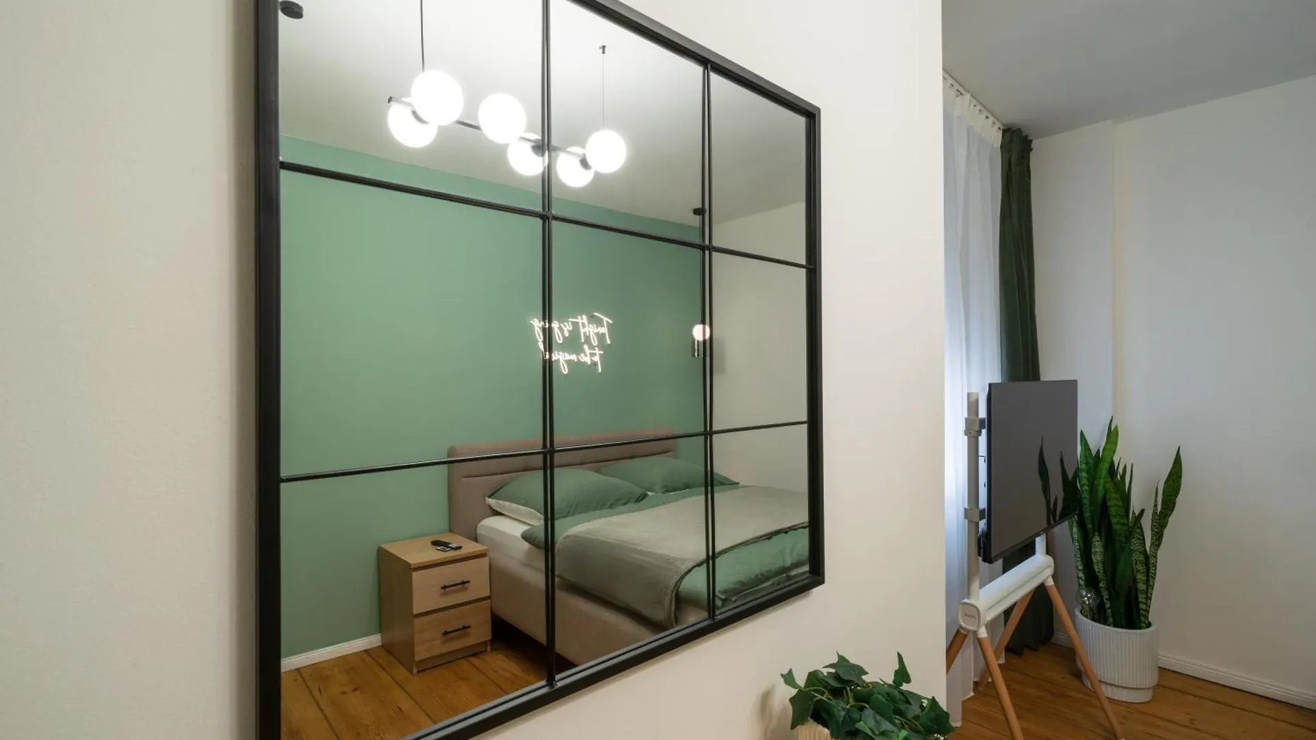 Helle Ferienwohnungen Am Mehringdamm - Stylisch Und Zentral Berlin Apartment